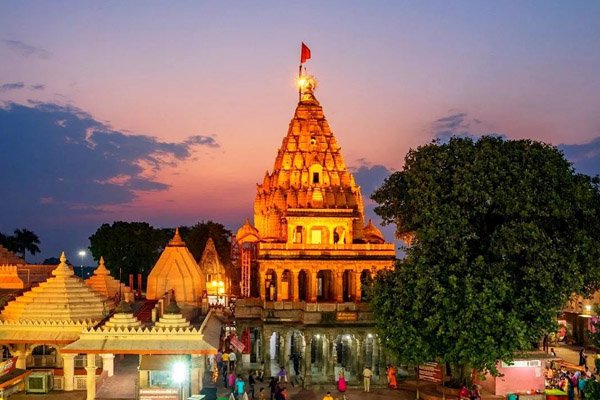 Shree-Mahakaleshwar-Temple-in-Ujjain-Inde